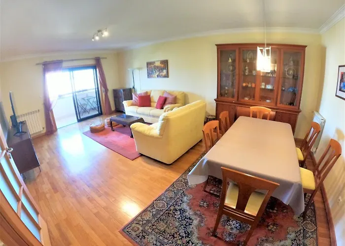 Lisbon 2 Bedroom With Balcony In *