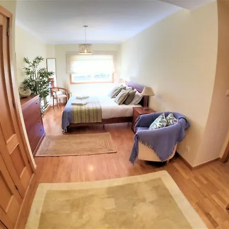 Apartment Lisbon 2 Bedroom With Balcony In *