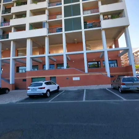 Lisbon 2 Bedroom With Balcony In * Algés