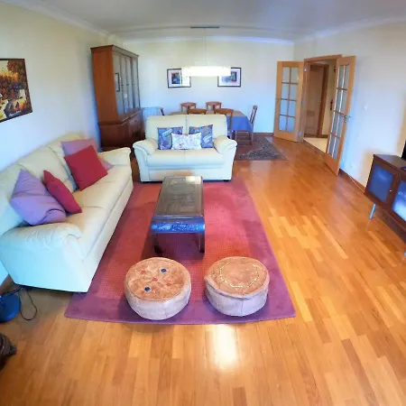 Lisbon 2 Bedroom With Balcony In