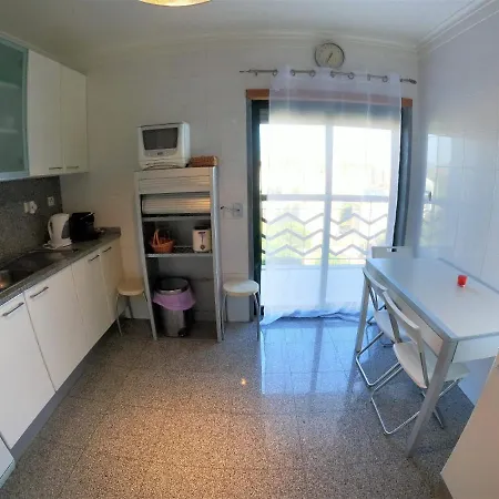 Lisbon 2 Bedroom With Balcony In Apartment