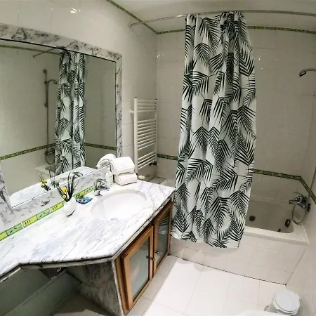 Lisbon 2 Bedroom With Balcony In *