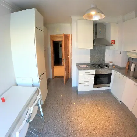 Lisbon 2 Bedroom With Balcony In *