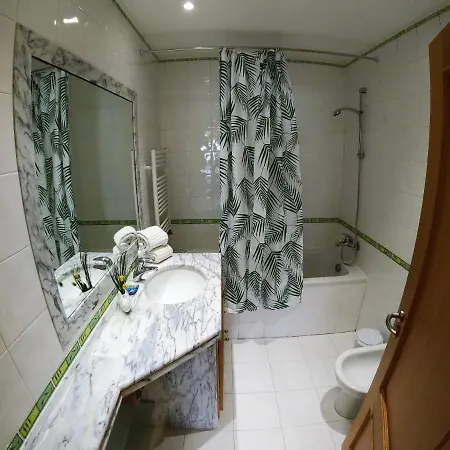 Apartment Lisbon 2 Bedroom With Balcony In