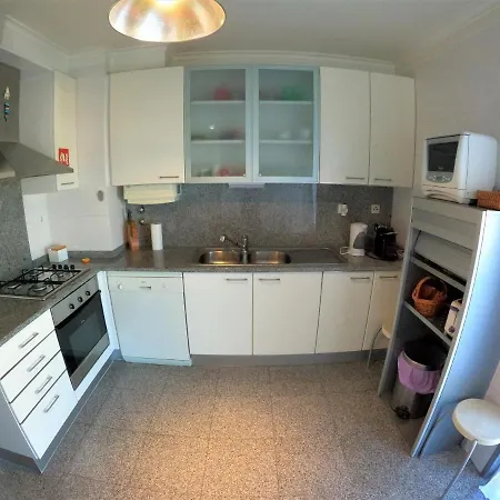 Lisbon 2 Bedroom With Balcony In Alges
